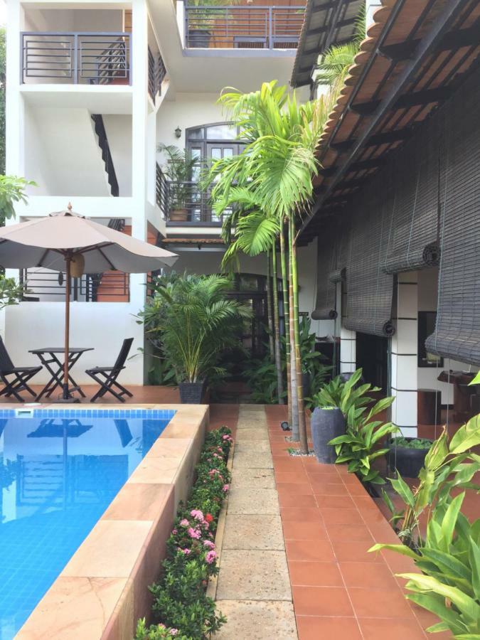 Private Boutique Home With Pool, The Fin Inn Siem Reap Bagian luar foto