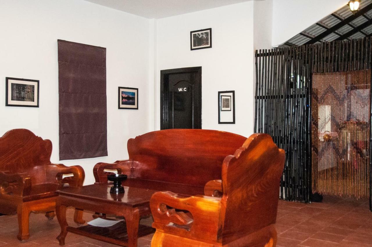 Private Boutique Home With Pool, The Fin Inn Siem Reap Bagian luar foto
